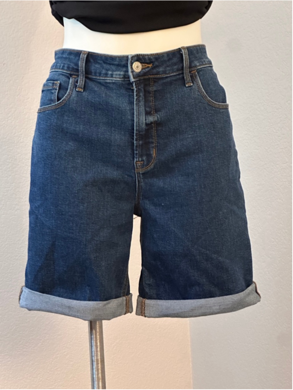 Women's Old Navy Blue High Rise Bermuda Shorts Size 12